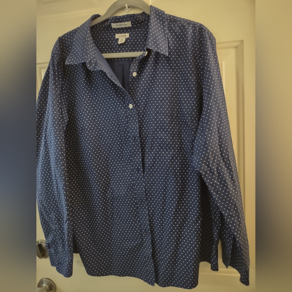 LL BEAN WOMAN'S BUTTON UP SHIRT